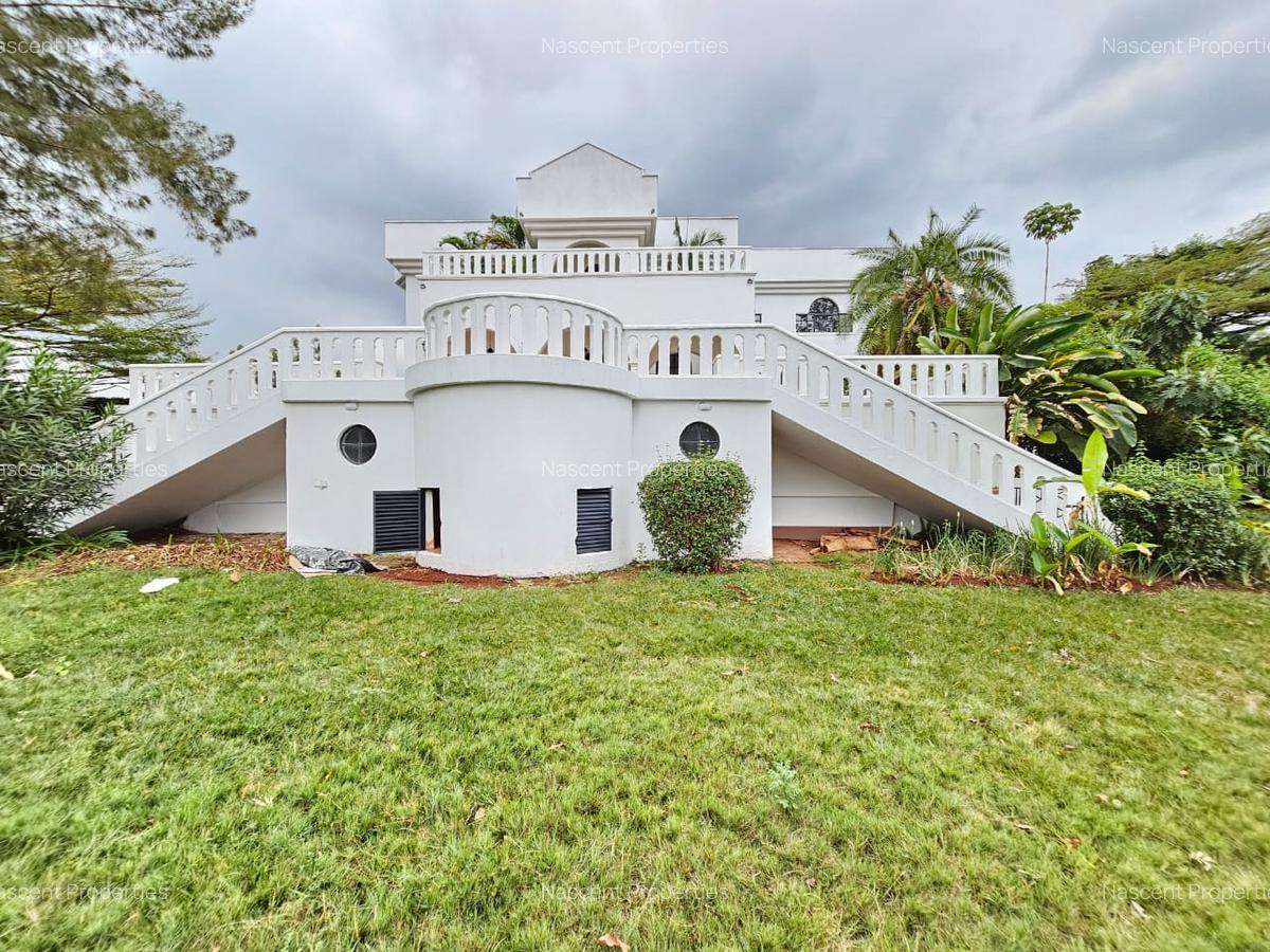4 Bed House with En Suite in Nyari - 1