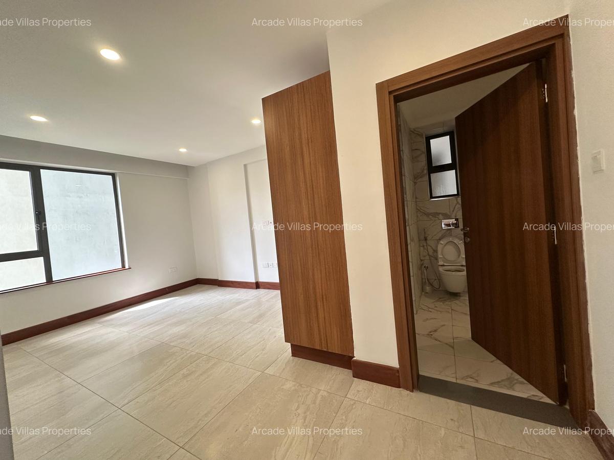 3 Bed Apartment with En Suite in Westlands Area - 9
