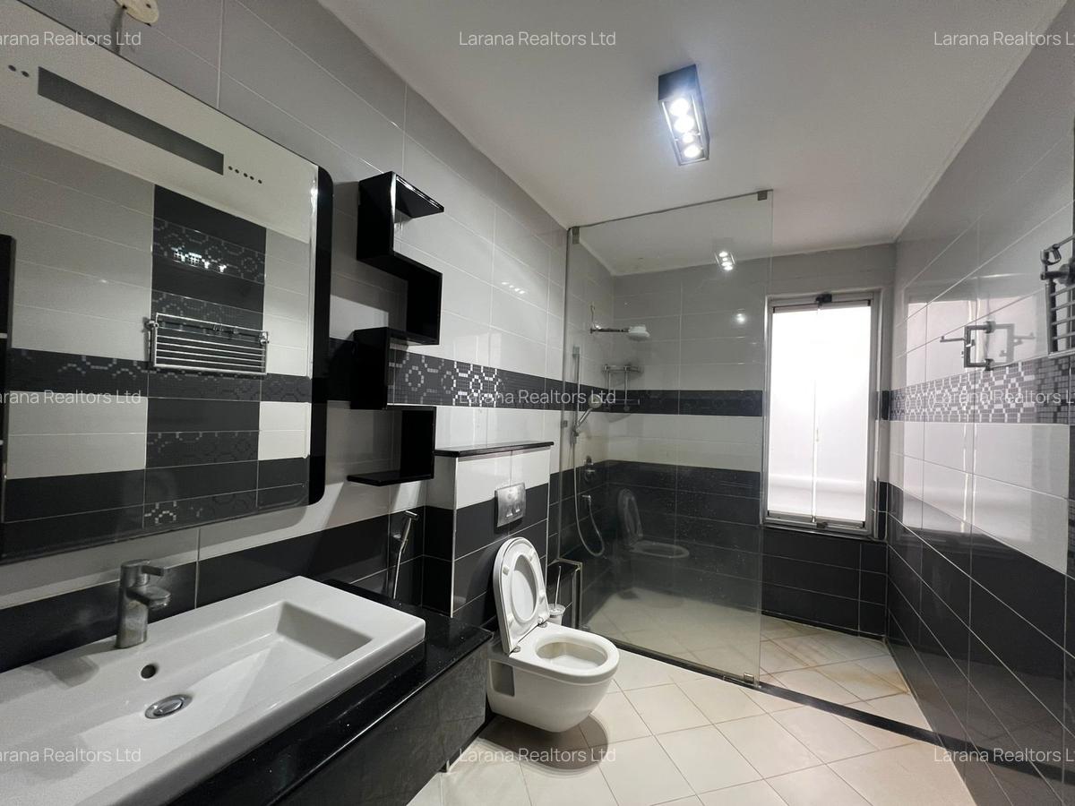3 Bed Apartment with En Suite at Riverside Dr - 6