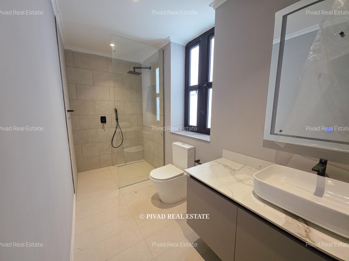 4 Bed Townhouse with Swimming Pool in Runda - 16