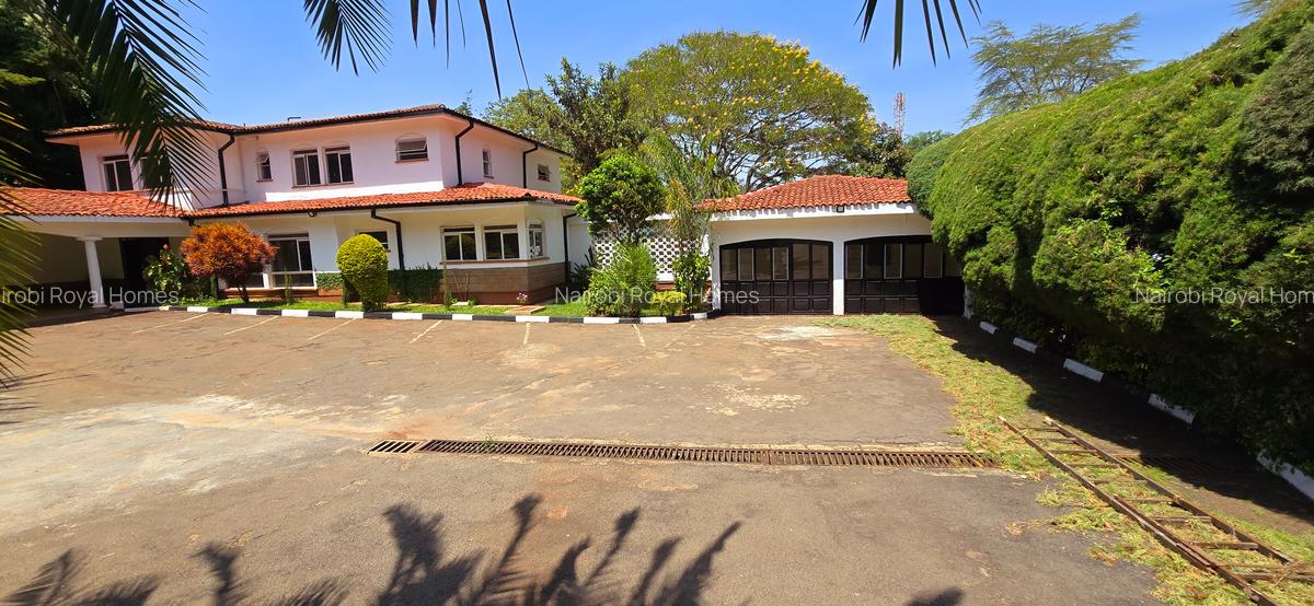 Commercial Property with Service Charge Included at Un Crescent - 4