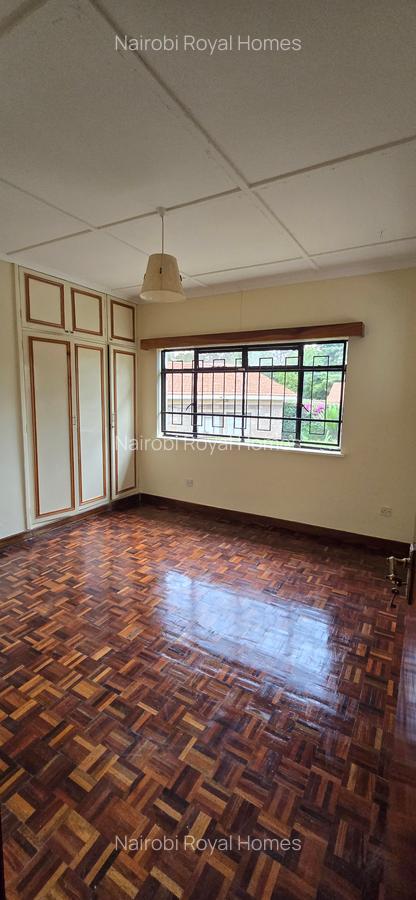 4 Bed House with En Suite at Nyari Close - 9