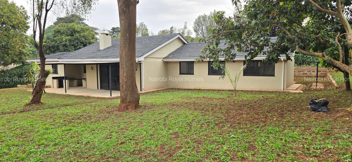 4 Bed House with En Suite at Loresho Crescent - 4