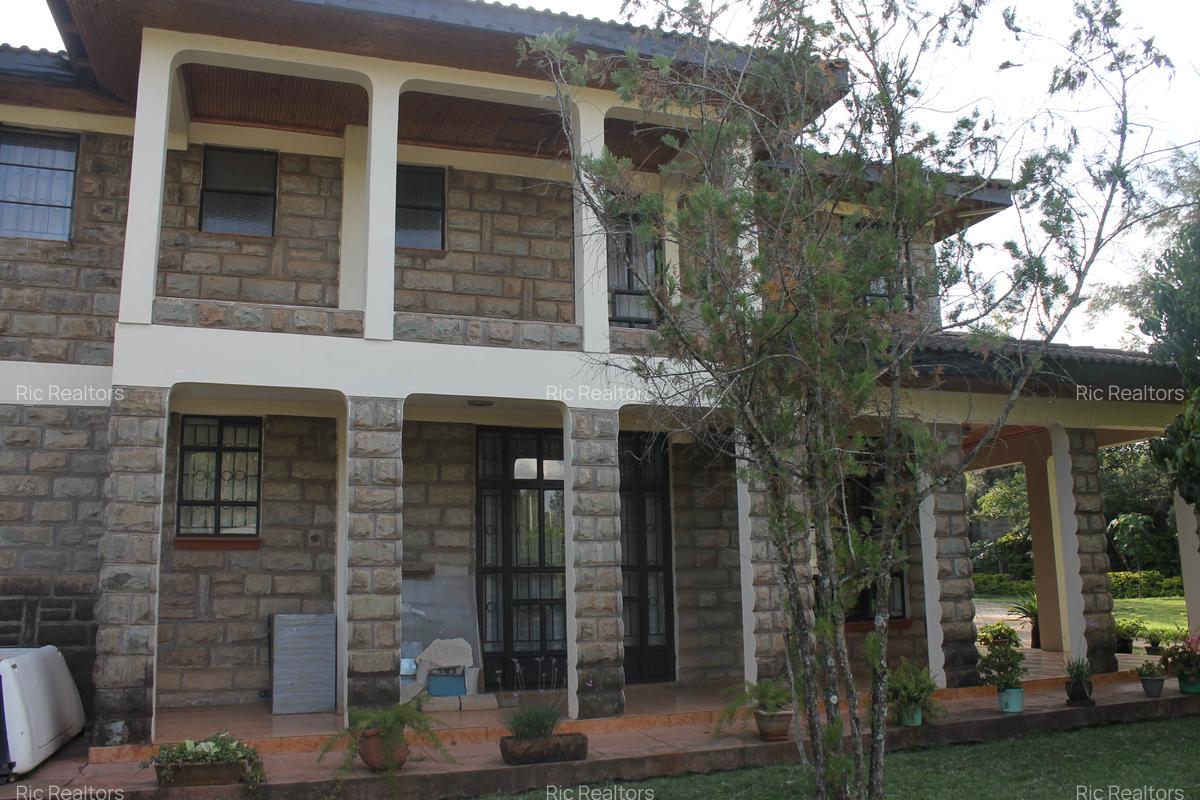 6 Bed House with En Suite in Karen Hardy - 4