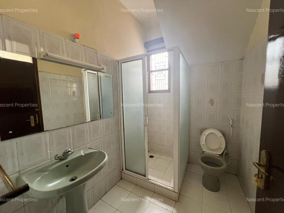 4 Bed Townhouse with En Suite in Spring Valley - 6