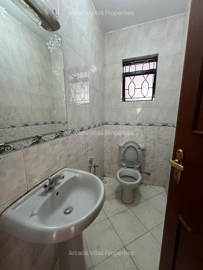 3 Bed Apartment with Swimming Pool in Kileleshwa - 9