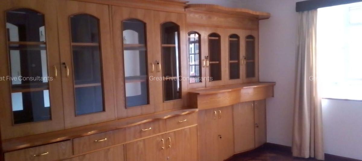 5 Bed Villa with En Suite in Runda - 9