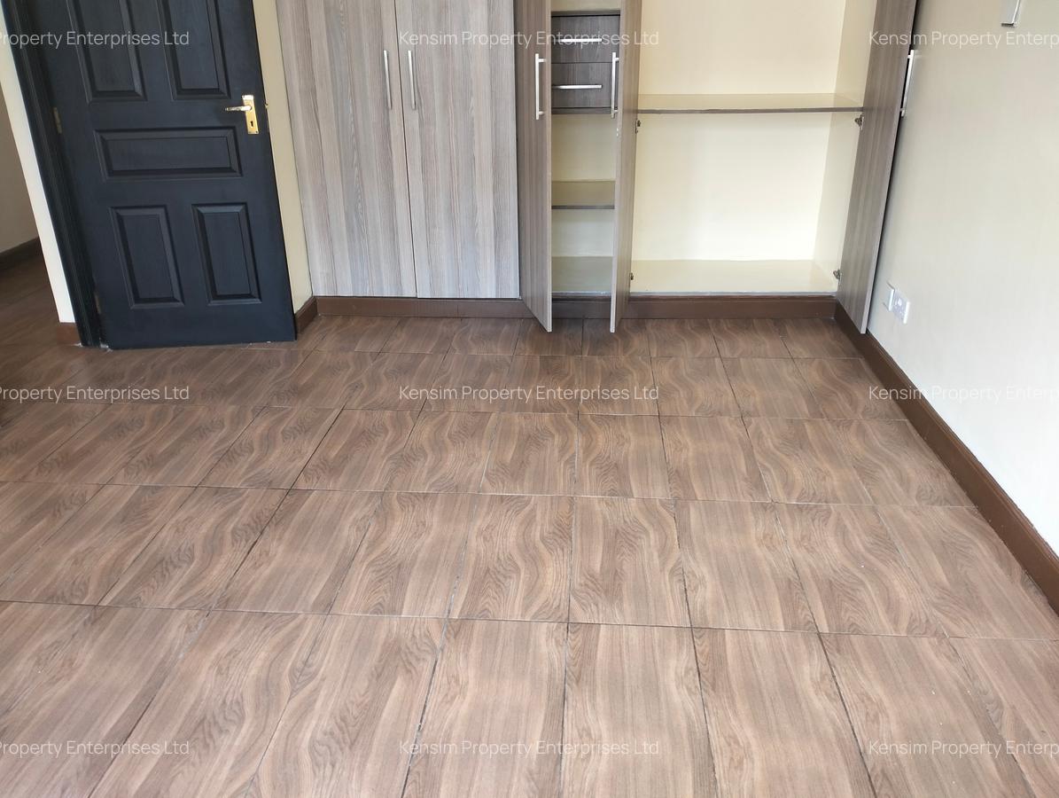 5 Bed Townhouse with En Suite in Lavington - 2