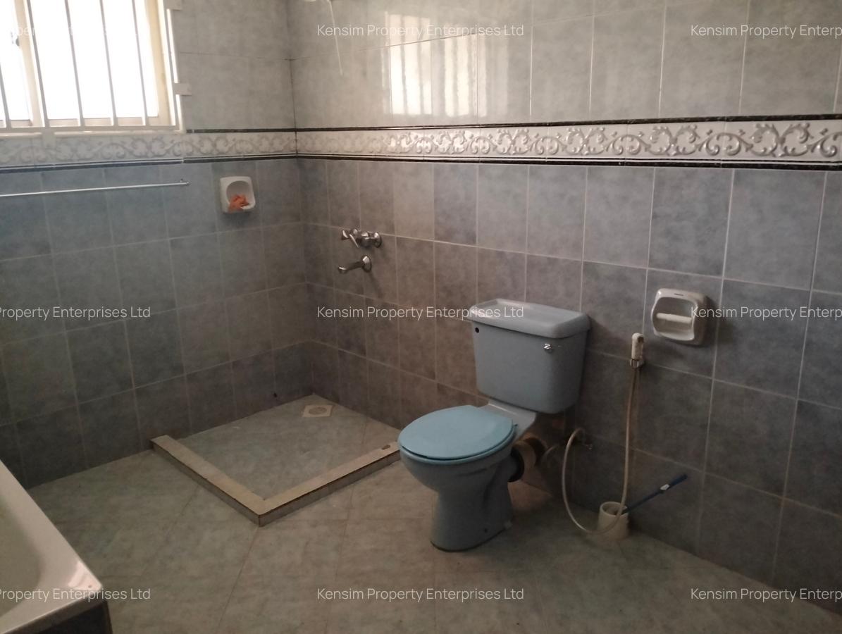 5 Bed Townhouse with En Suite in Lavington - 13