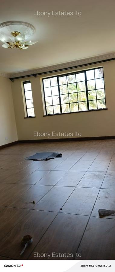 5 Bed Villa with En Suite in Lavington - 8