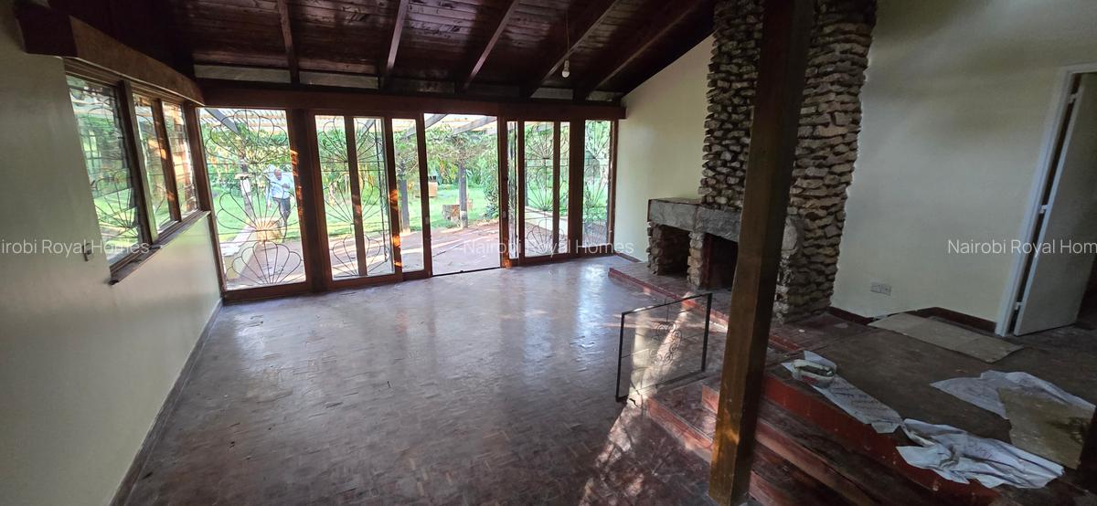 4 Bed House with En Suite at Lakeview Avenue - 16