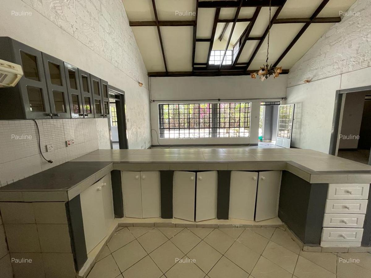 4 Bed House with En Suite at Kalembe Road - 3