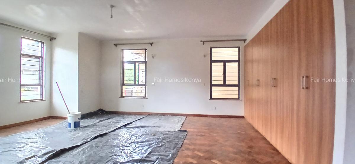 5 Bed Townhouse with En Suite at Lavington Green - 16