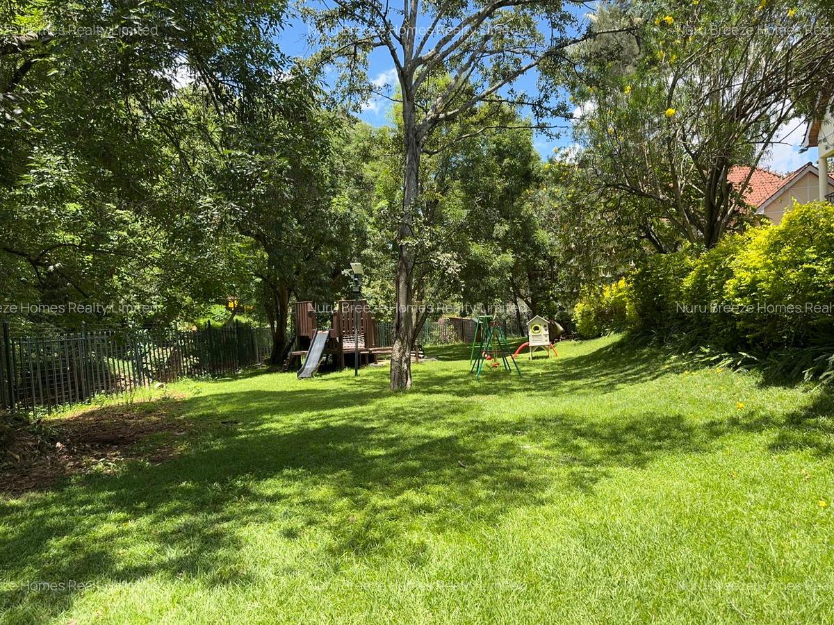 4 Bed Townhouse with En Suite in Lavington - 17