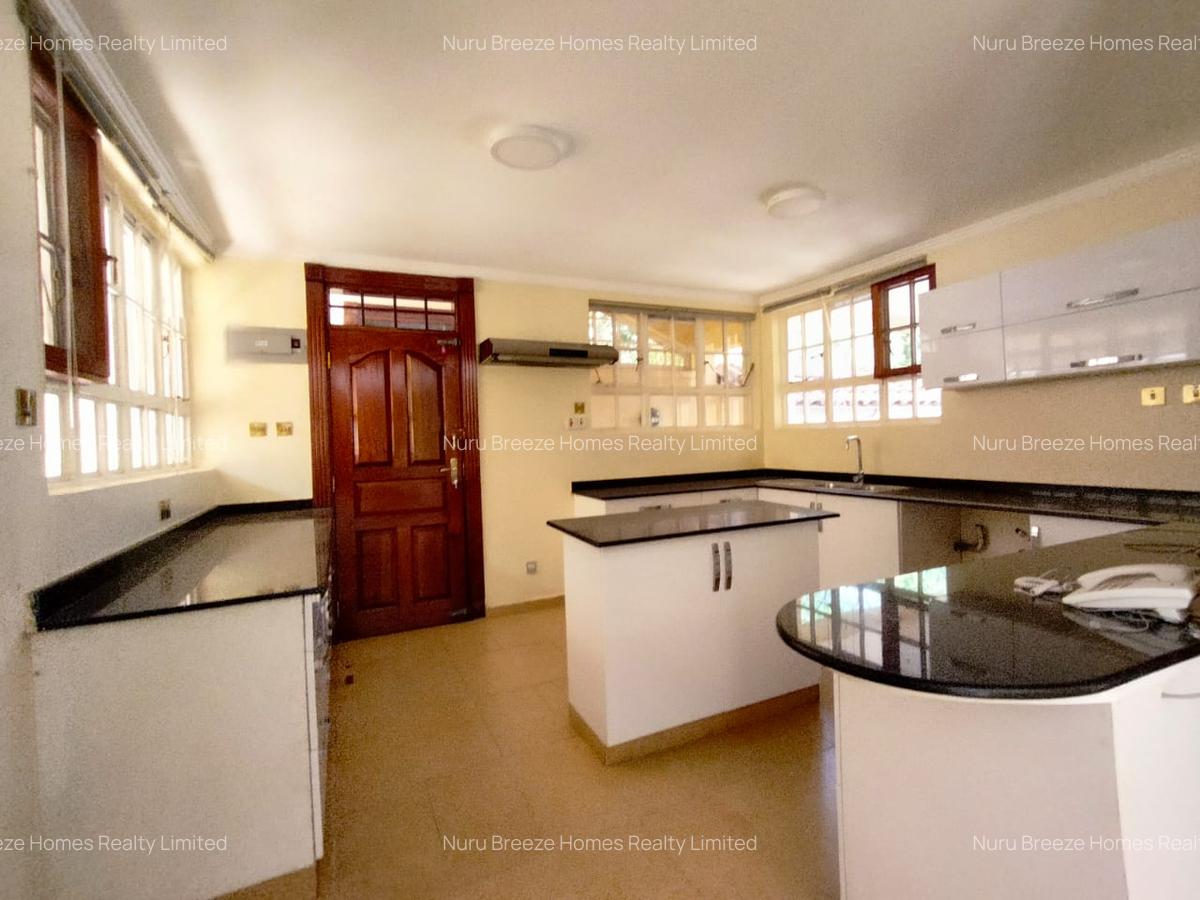 4 Bed Townhouse with En Suite in Kyuna - 16
