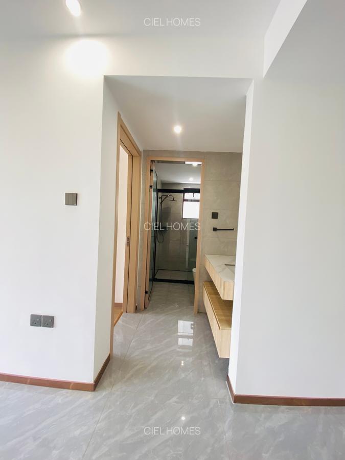 2 Bed Apartment with Swimming Pool in Riverside - 5