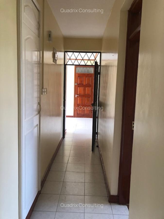 Serviced 2 Bed Apartment with En Suite at Argwings Khodeck Road - 9