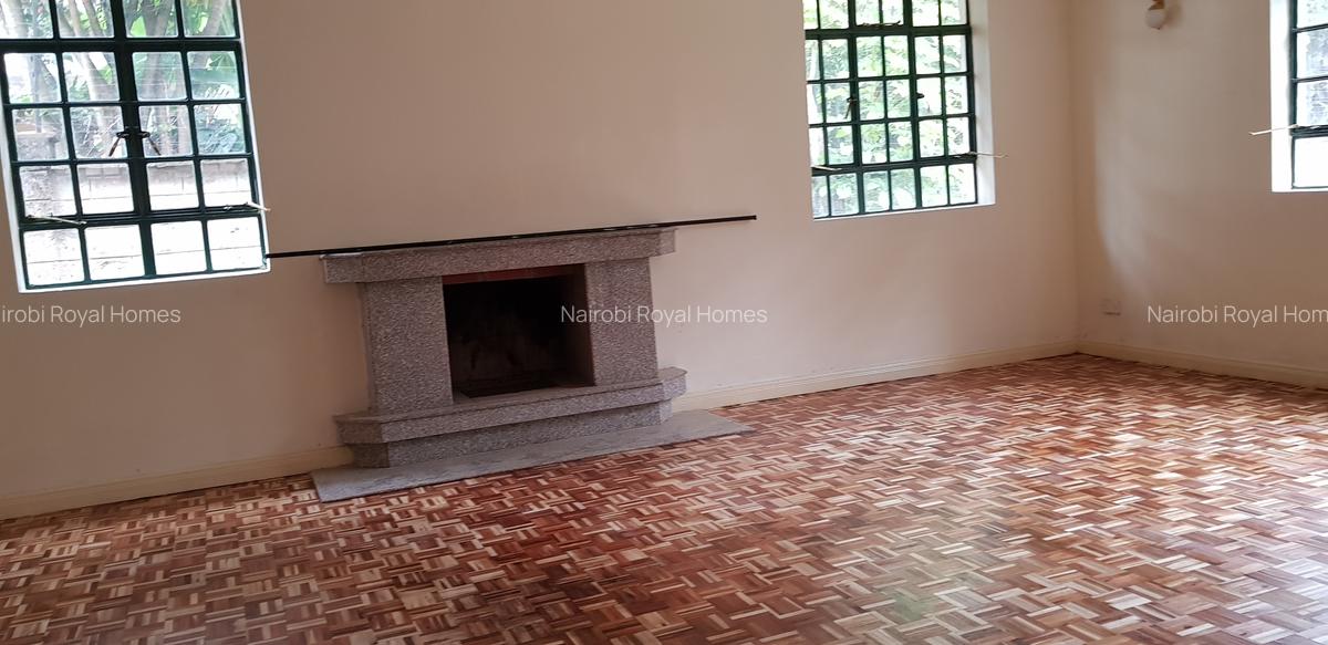 6 Bed House with En Suite at Lavington Road - 14