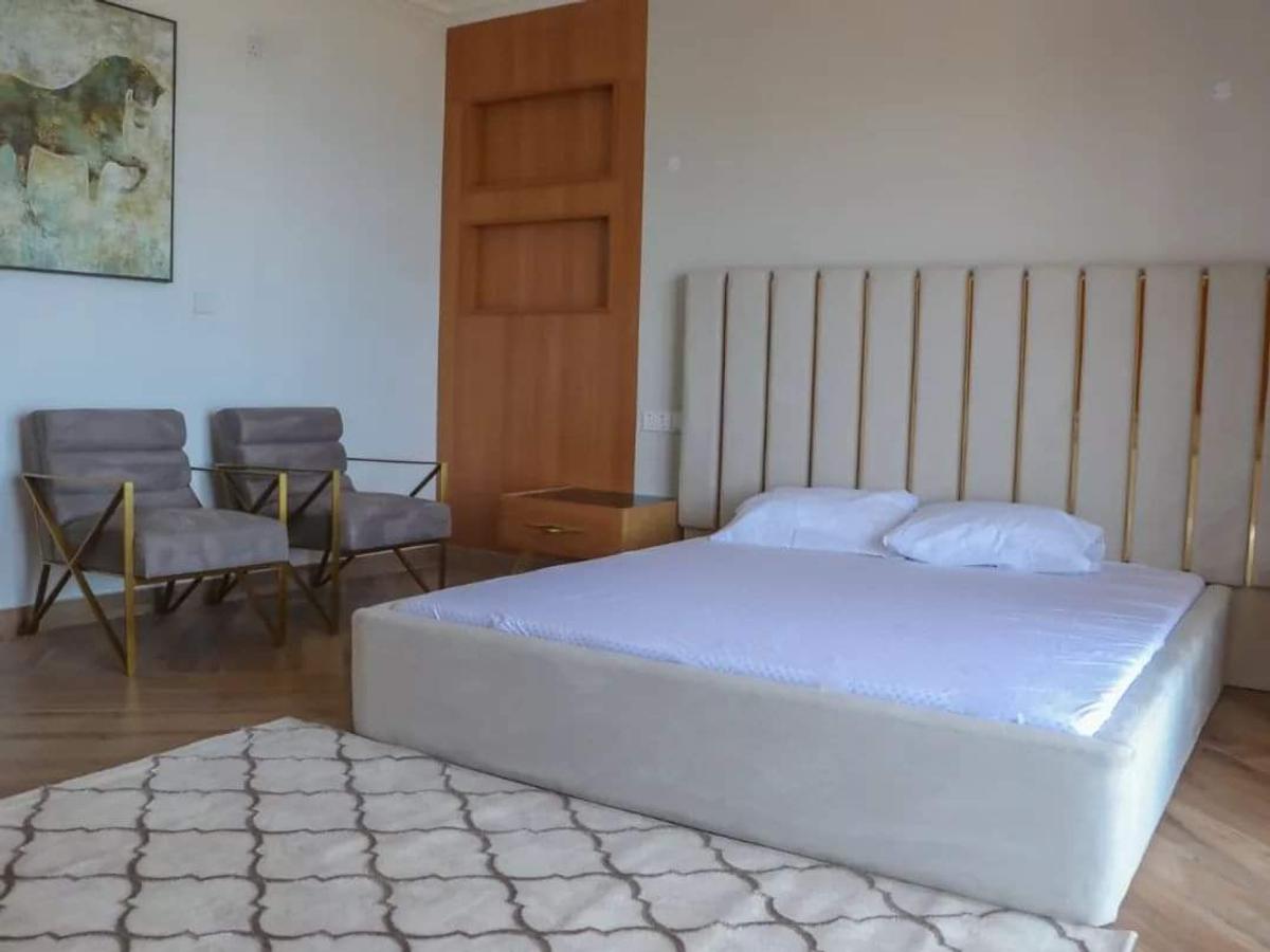 Serviced 3 Bed Apartment with En Suite in Kizingo - 12