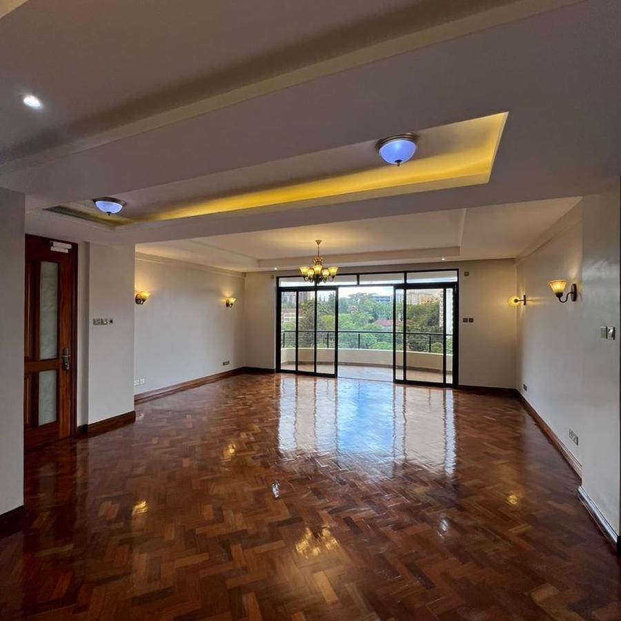 4 Bed Apartment with En Suite at Riverside Drive - 4