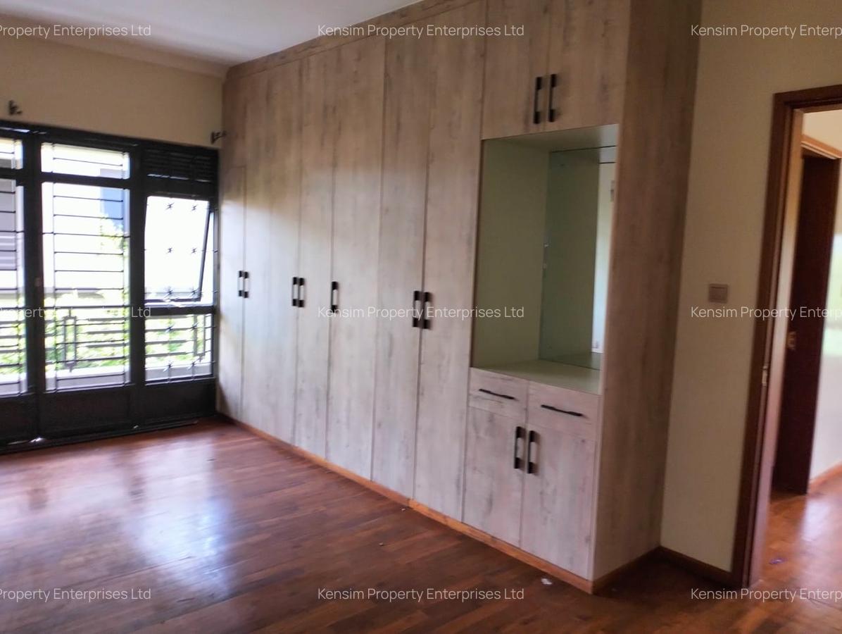 5 Bed Townhouse with En Suite in Runda - 19