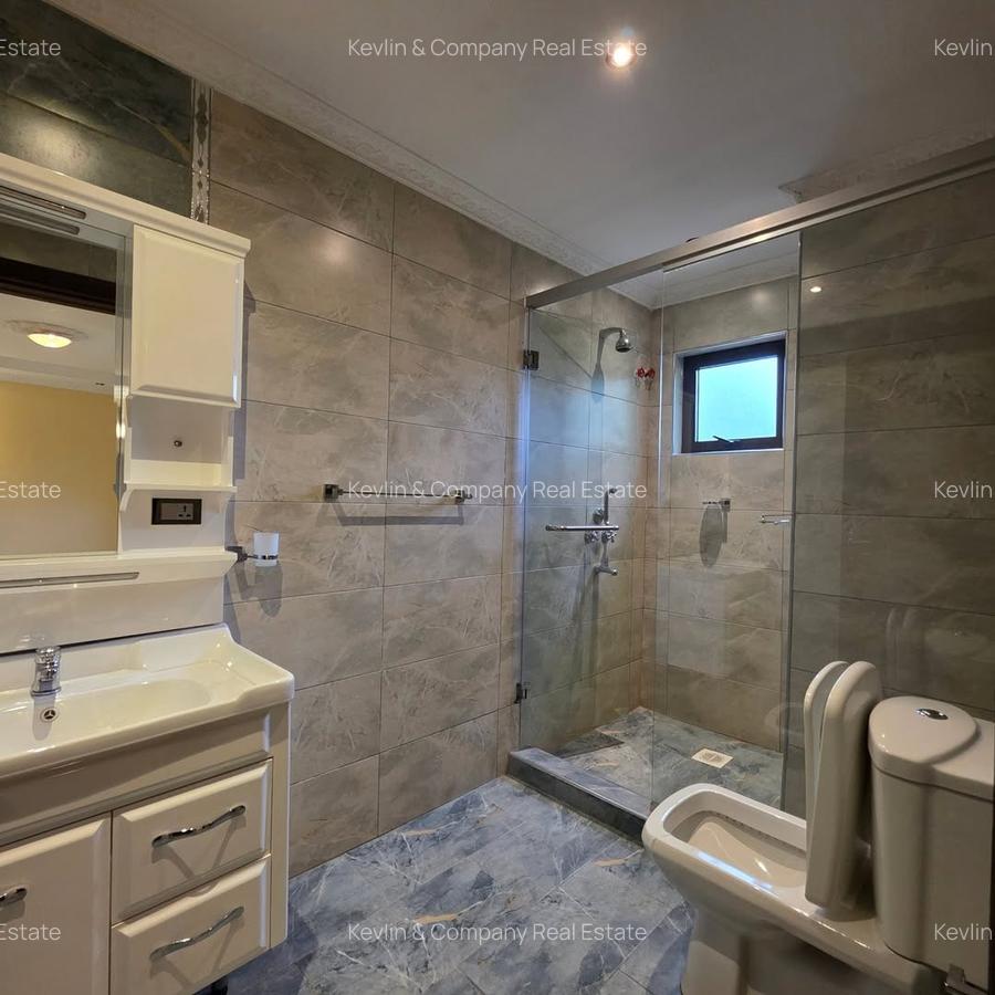 5 Bed Villa with En Suite in Lavington - 14