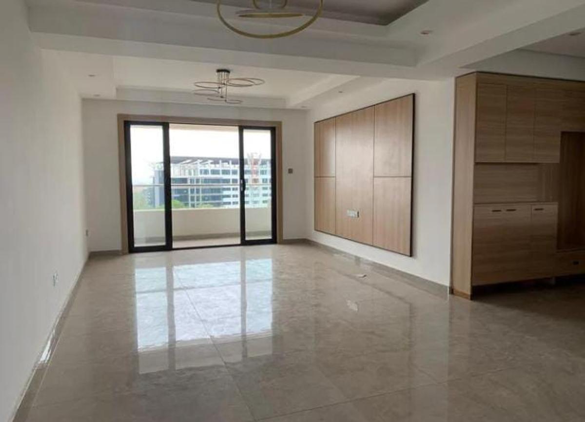 3 Bed Apartment with En Suite in Riverside - 2
