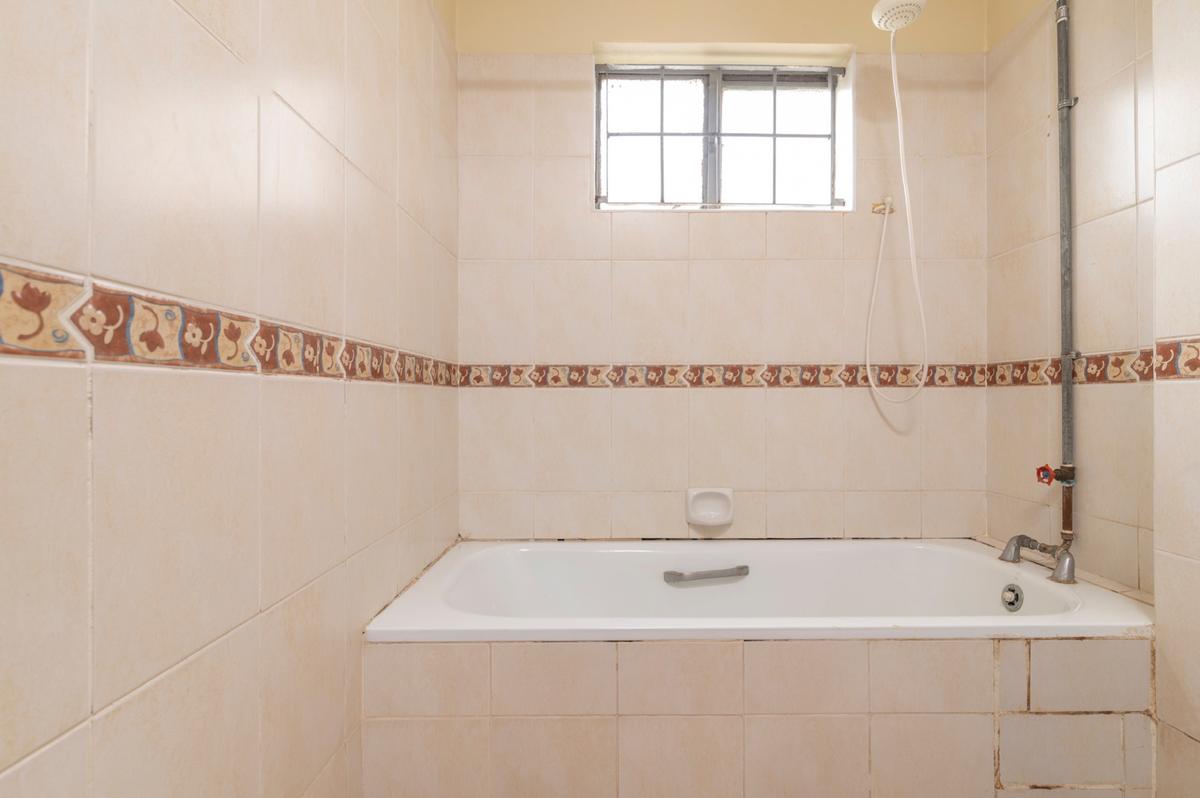 3 Bed Apartment with En Suite in Kileleshwa - 3