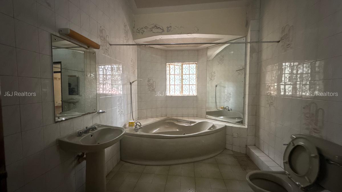 Commercial Property with Service Charge Included in Lavington - 18