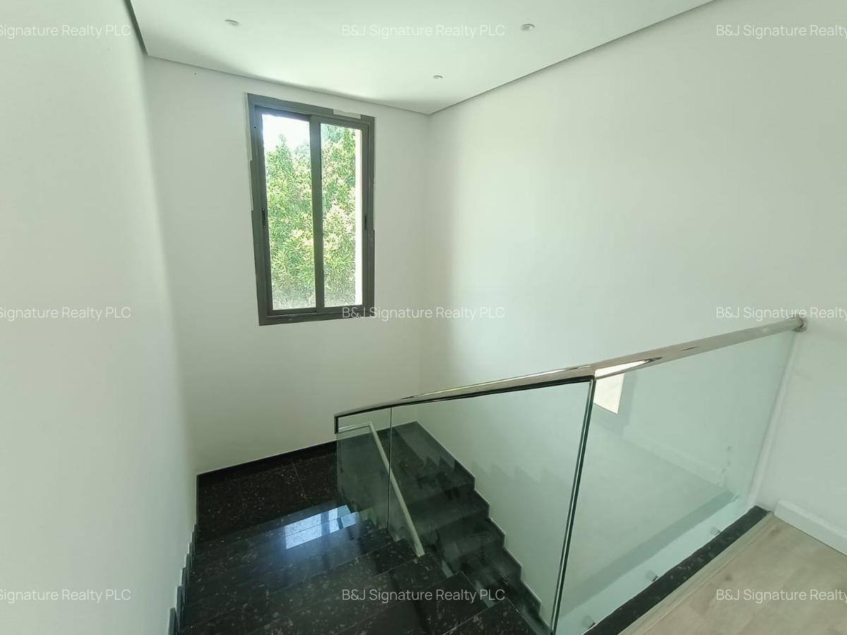 5 Bed Villa with En Suite in Lavington - 19