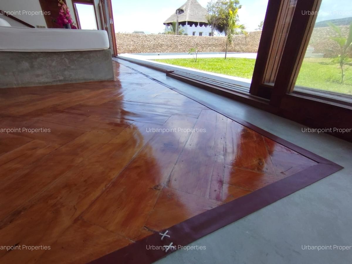 4 Bed House with En Suite in Nyali Area - 13