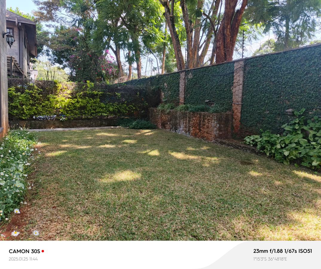 5 Bed Townhouse with En Suite in Spring Valley - 18