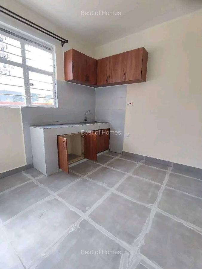 1 Bed House with En Suite in Lavington - 6