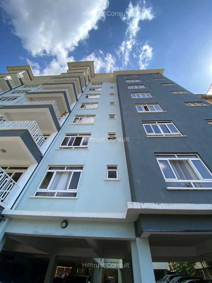 3 Bed Apartment with En Suite in Brookside - 17