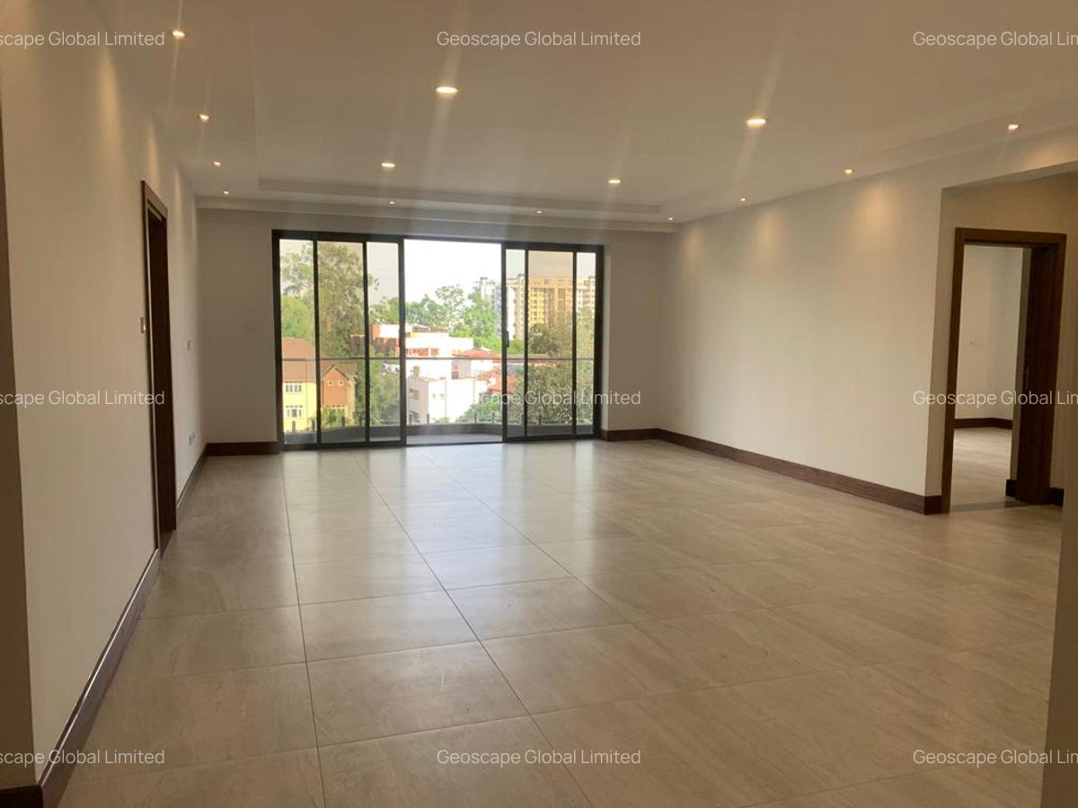 3 Bed Apartment with En Suite in Westlands Area - 12