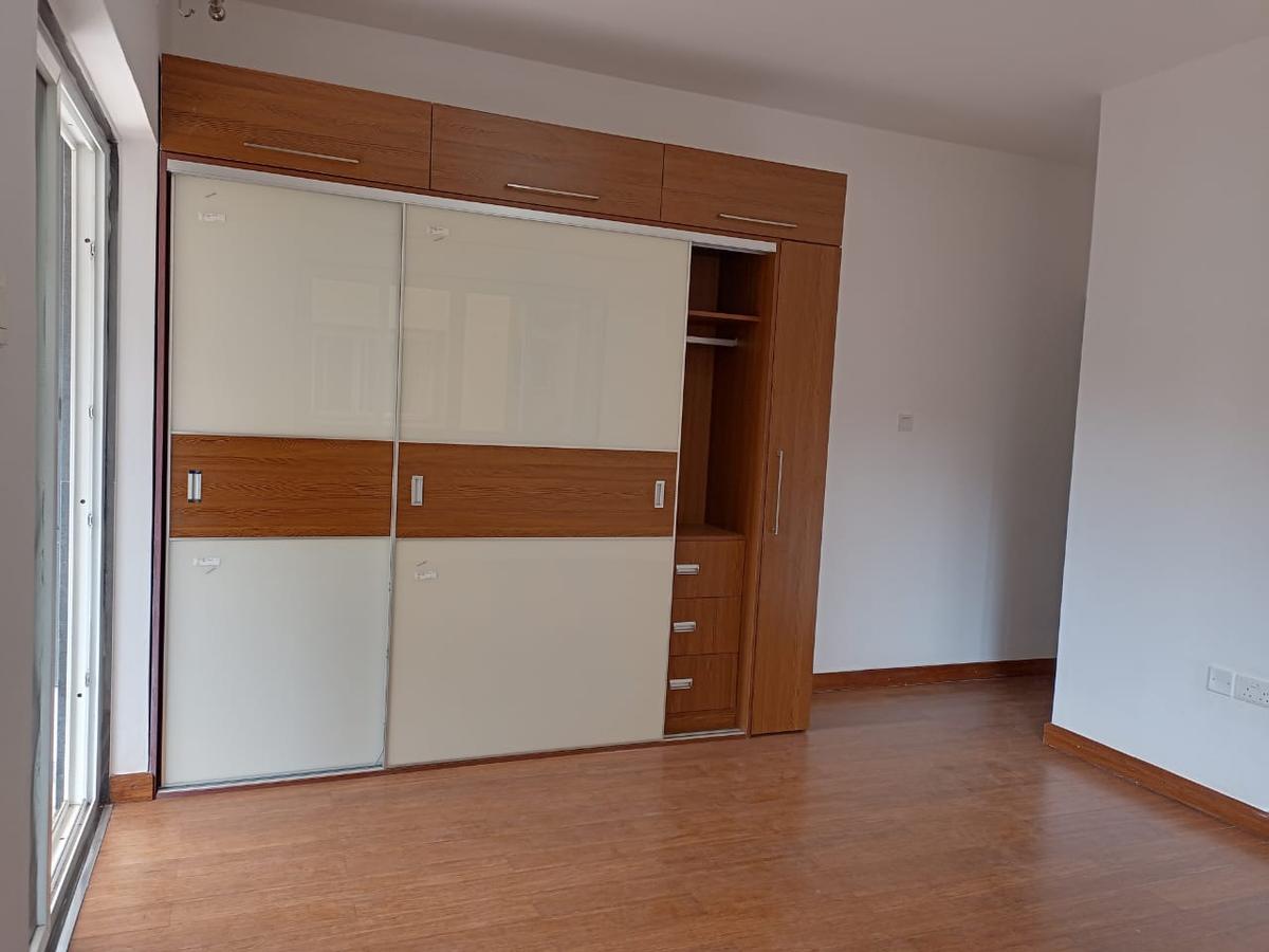 3 Bed Apartment with En Suite in Westlands Area - 17