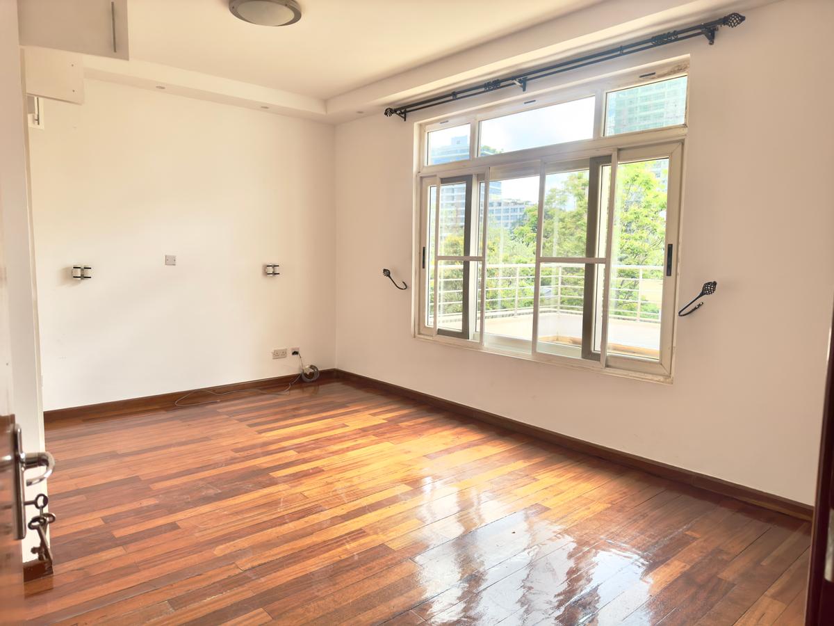 3 Bed Apartment with En Suite in Rhapta Road - 5