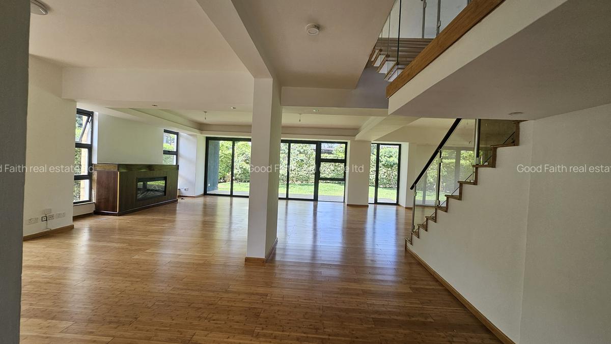 4 Bed House with En Suite in Garden Estate - 20