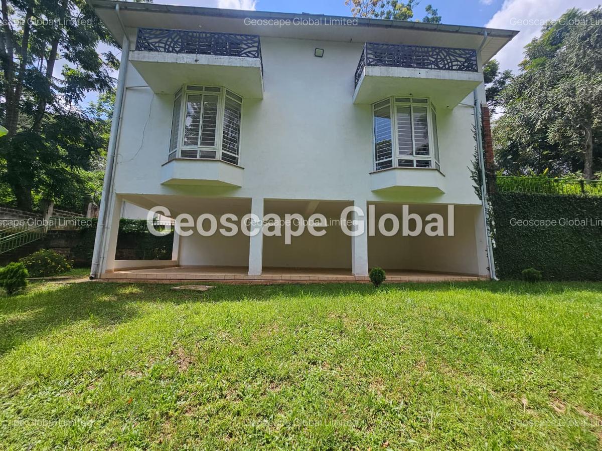 5 Bed House with En Suite in Rosslyn - 1