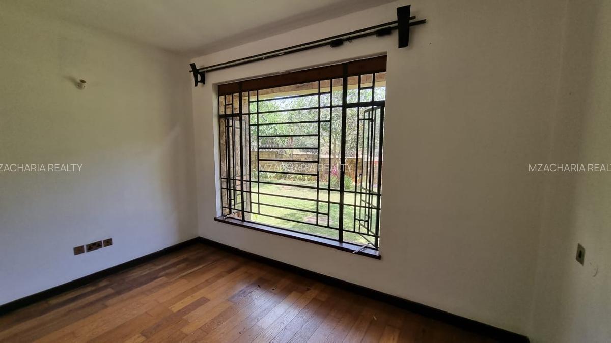 5 Bed House with En Suite in Spring Valley - 14