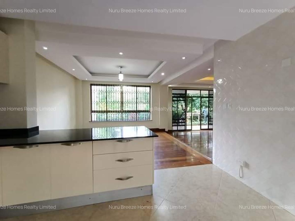 5 Bed Townhouse with En Suite in Lavington - 10