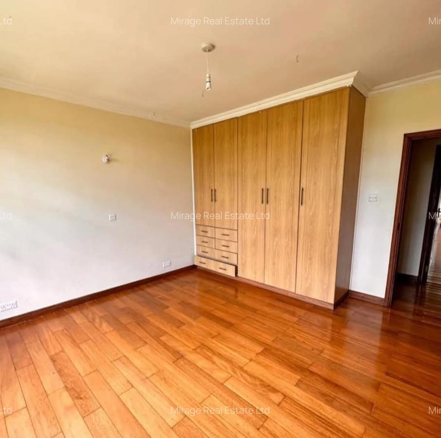 4 Bed House with En Suite in Karen - 4