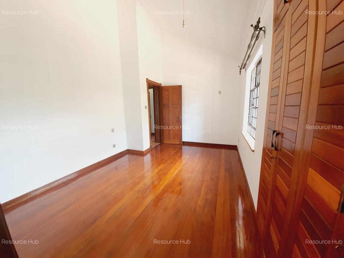 4 Bed Townhouse with En Suite at Peponi Road - 17