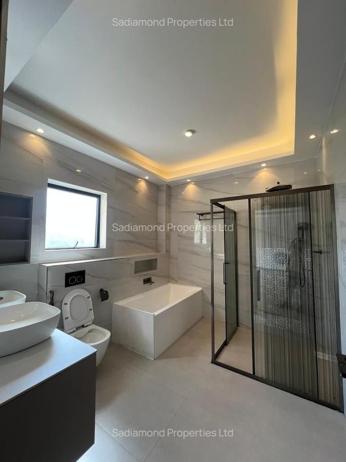 4 Bed Apartment with Swimming Pool in Parklands - 8