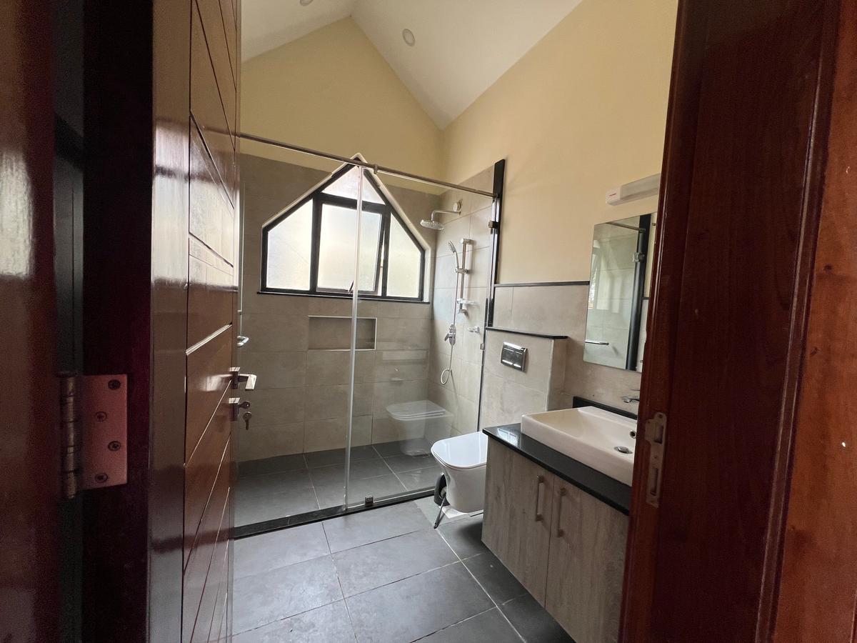 5 Bed Townhouse with En Suite at Convent Drive - 7