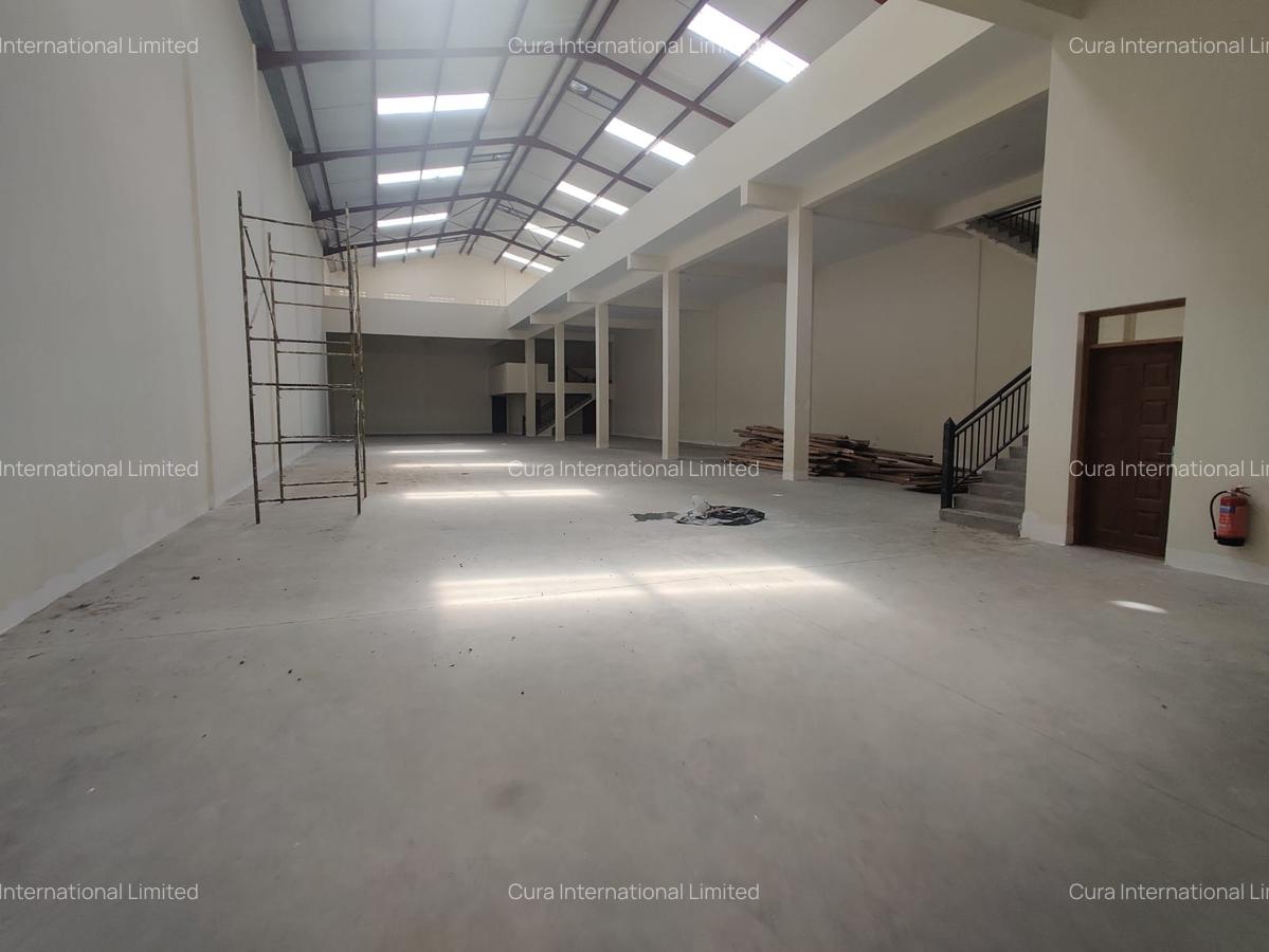 11,696 ft² Warehouse with Backup Generator in Ruaraka - 5