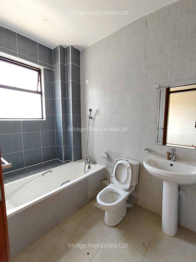 2 Bed Apartment with En Suite in Kilimani - 5