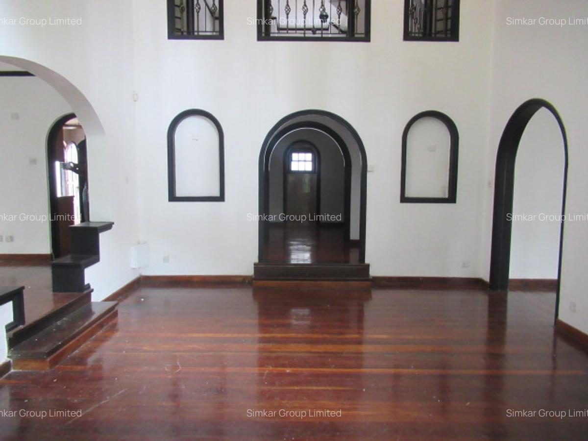 4 Bed Townhouse with En Suite at Riverside - 8