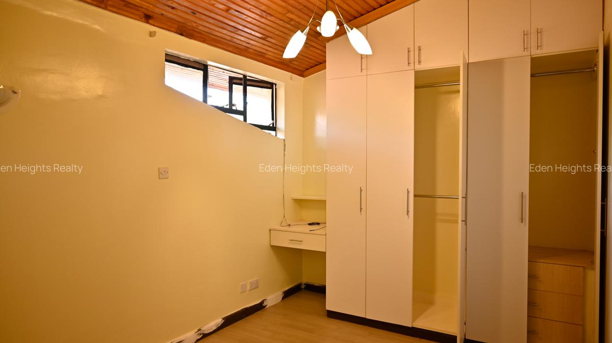 2 Bed Apartment with En Suite in Brookside - 7