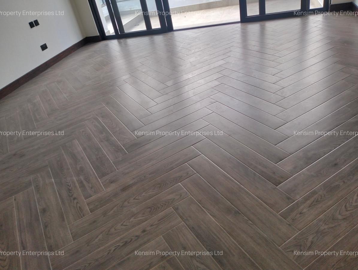 5 Bed Townhouse with En Suite in Nyari - 16